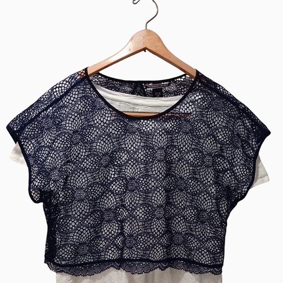 - LACE LAYERING TOP W/OPEN BACK - Picture 2 of 5